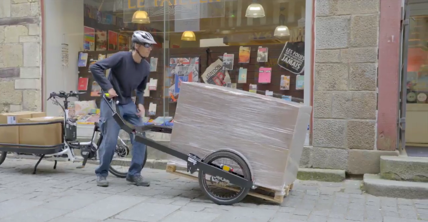 FlexiModal palate truck / bike trailer, in walking mode